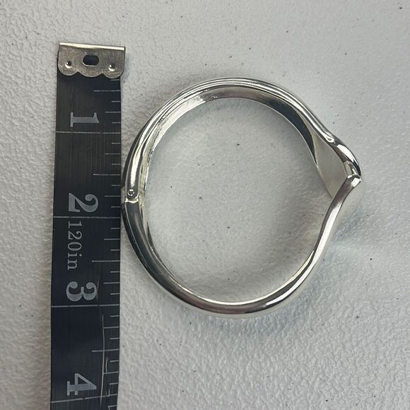 Robert Lee Morris Film Soho Silver Sculptural Bypass Hinged Bangle Bracelet - Picture 5 of 7